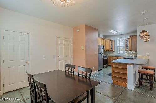 1070 Miles St, Tucson AZ 85719-6140 exterior