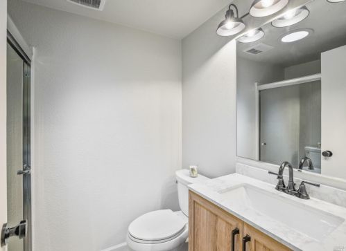 218 Sandalwood Ct, Vacaville CA  95687-5238 exterior