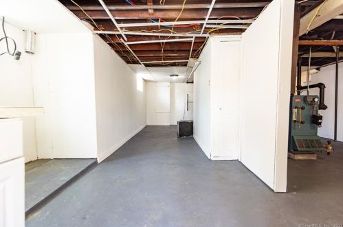 46 Sander St, United States Coast Guard Ac CT  06320-3320 exterior