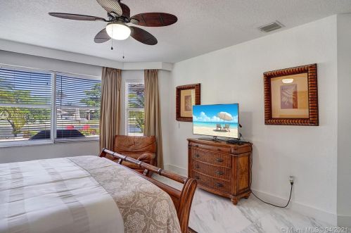1885 139 Ter, Hollywood FL  33028-2837 exterior