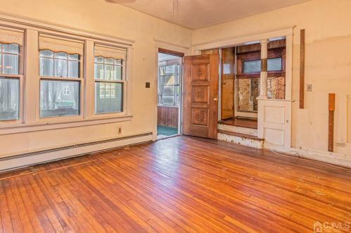 41 Ford Ave, Perth Amboy NJ  08863-1604 exterior