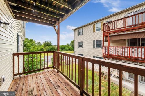 1284 Ox Rd, Woodstock VA  22664-1065 exterior