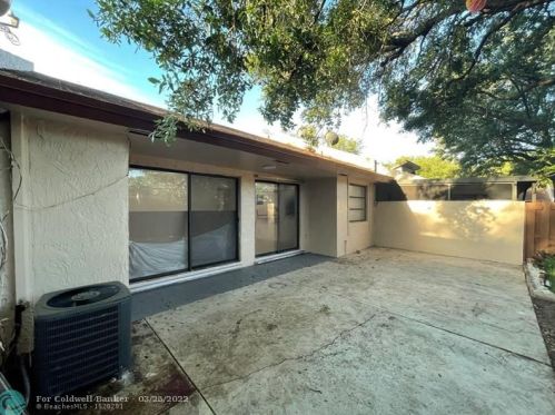 9667 15 Ct, Hollywood FL 33024-4429 exterior