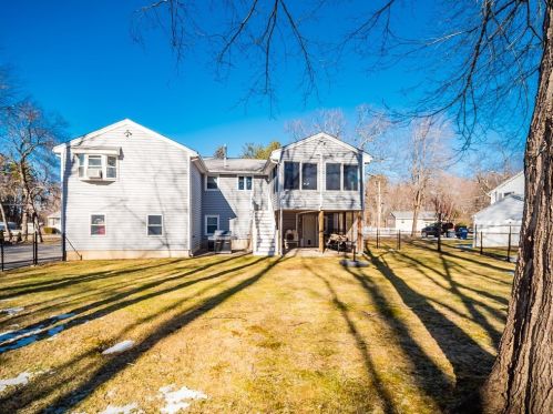 152 Maple St, Methuen MA 01844-1224 exterior