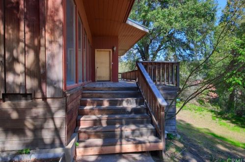 35994 Sierra Linda Dr, Bass Lake, CA 93669-9732