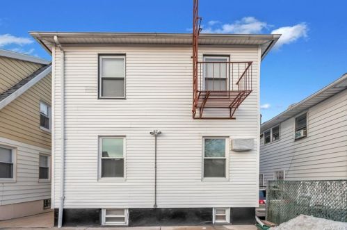 2866 197th St, Bronx, NY 10461-3702