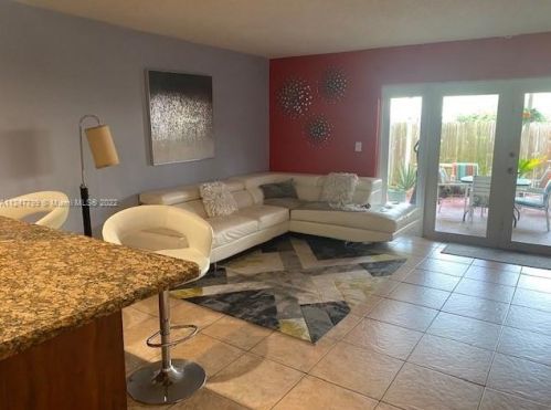 6925 2nd Ln, Hialeah, FL 33014-5311