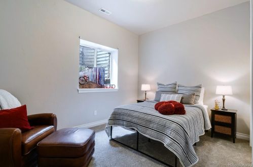 1166 Steele St, Denver CO 80205-4335 exterior