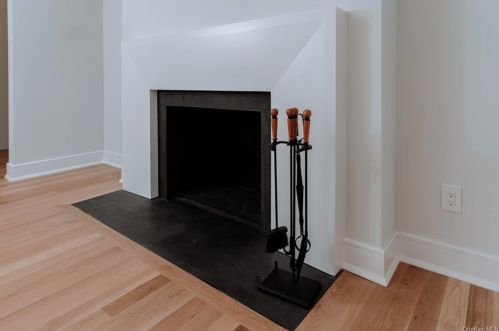 11 Manger Cir, New Rochelle NY  10803-2627 exterior