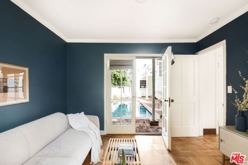 3911 Benedict Canyon Dr, Van Nuys CA  91423-4625 exterior