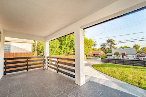137 Altadena Dr, Altadena CA  91001-5104 exterior