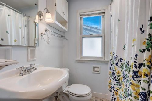 302 70, Milwaukee WI 53223-2113 exterior