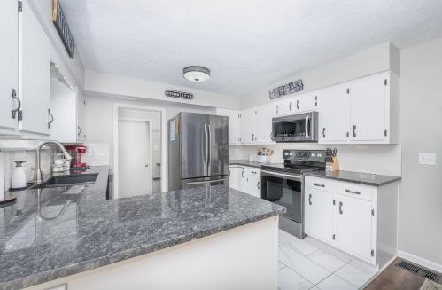 15936 Wooster Rd, Mount Vernon OH  43050-9764 exterior