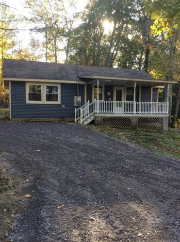 18 Wyoming Ln, Middletown, NY 10940-7415
