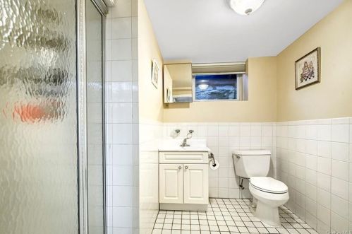 282 Ridgeway, White Plains NY  10605-4113 exterior
