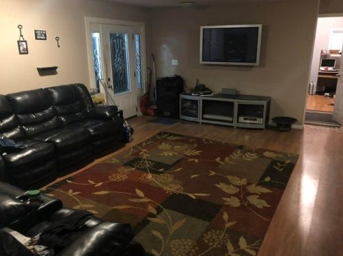 2404 Lake Dr, Wimauma, FL 33598-4125