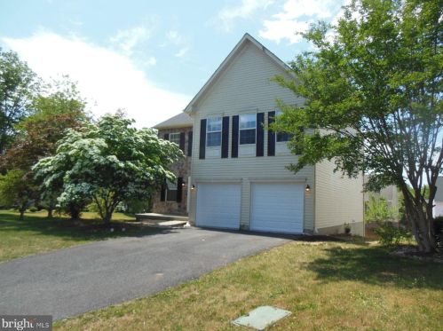 201 Commons Ln, Collegeville, PA 19426-1884