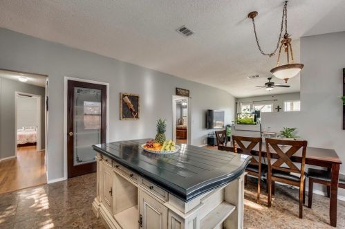 1013 Greenbend Dr, Denton TX  76210-8677 exterior