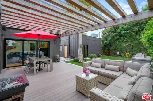 4709 Norwich Ave, Van Nuys CA  91403-2017 exterior