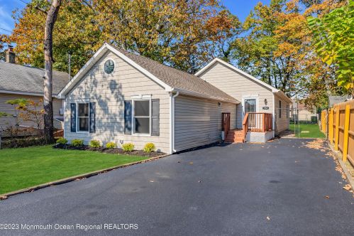 954 Midvale Ave, Bricktown, NJ 08723-6118