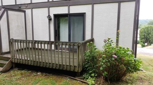 204 New Haven Ave, Derby CT 06418-2142 exterior