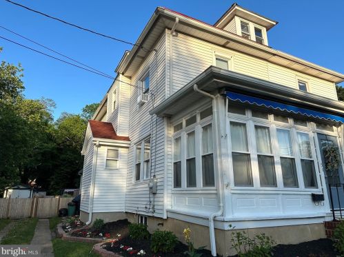 5 Clinton Ave, Camden, NJ 08109-2006