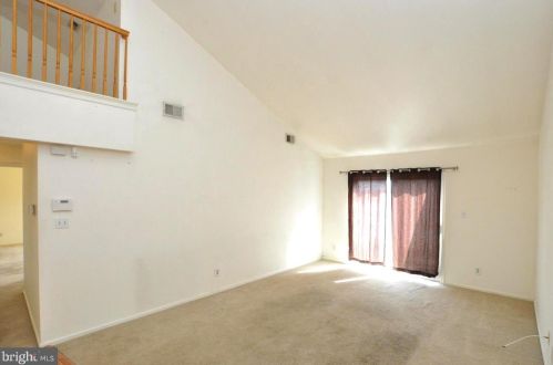 1136 Tristram Cir, West Deptford, NJ 08051-2229