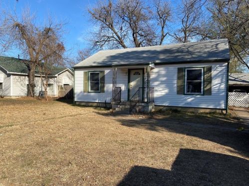 2224 Chandler Dr, Fort Worth, TX 76111-2911