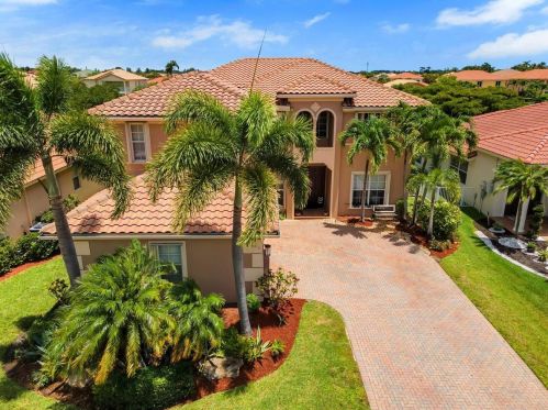 153 Bella Vista Way, West Palm Beach, FL 33411-4309