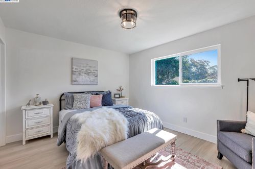 3877 Harbor St, West Pittsburg CA  94565-6137 exterior