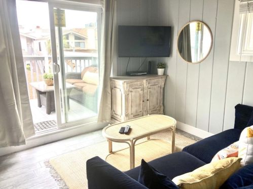 814 Capistrano Pl, San Diego CA 92109-8106 exterior