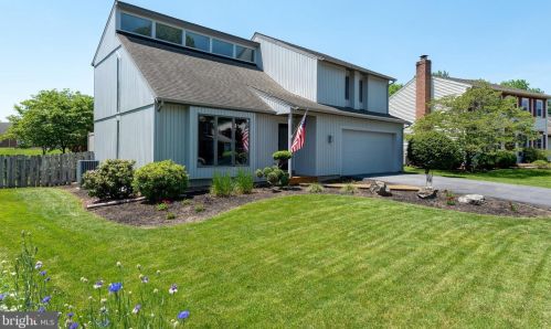 884 Salisbury Ct, Lancaster, PA 17601-4481