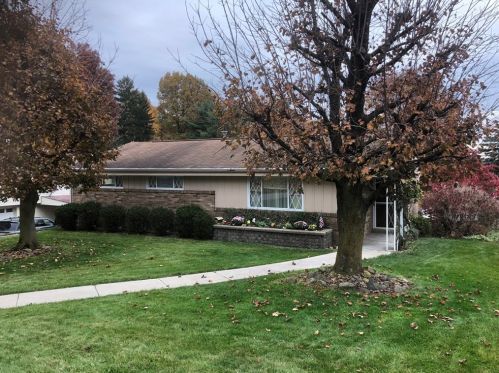 302 Belladonna Dr, Glenshaw, PA 15116-1206