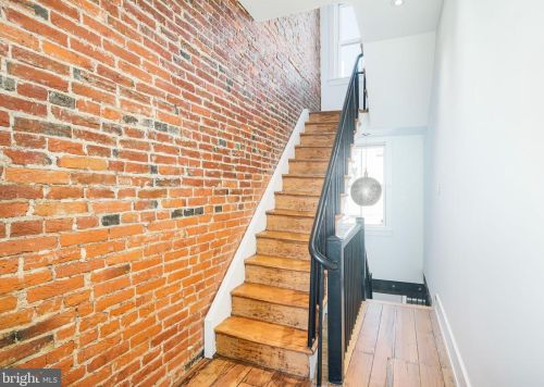 821 Fitzwater St, Philadelphia PA 19147-2836 exterior