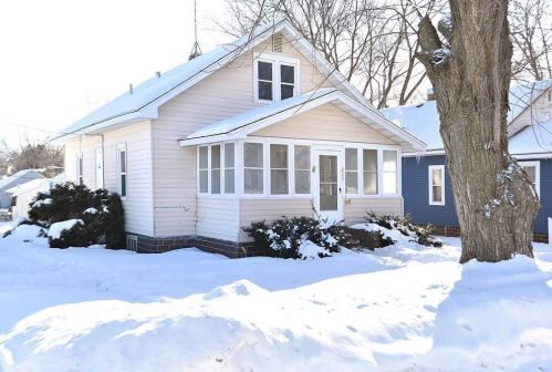 203 9th Ave, Faribault, MN 55021-4969