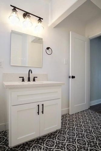 757 Redondo Ave, Long Beach CA  90804-5140 exterior