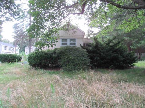 2 Summer St, Salem NH  03079-2552 exterior