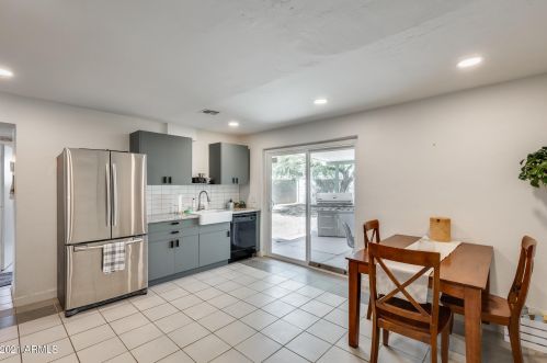 9414 11th Pl, Phoenix AZ  85020-2604 exterior