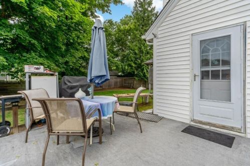19 Pontiac Rd, South Kingstown RI  02882-1209 exterior