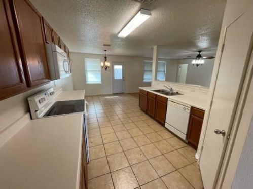 1333 Cherokee Rose Ln, Burleson TX  76028-0501 exterior