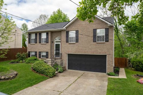 9120 Hawksridge Dr, Covington, KY 41017-9490