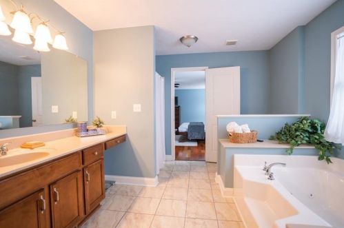 88 Old Hickory Ln, Grove City PA 16127-4663 exterior