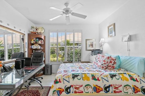 4242 Longshore Way, Naples, FL 34119-8894