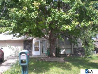 12136 Burdette Cir, Omaha NE  68164-3565 exterior