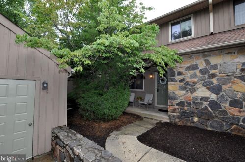233 Ballytore Ct, Yardley, PA 19067-5739
