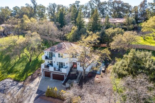 2054 Zinfandel Ct, Vacaville CA  95688-2829 exterior