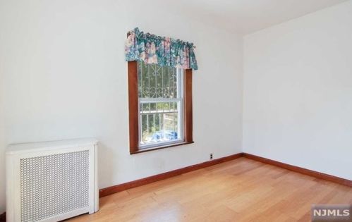 162 Summer Ave, Newark NJ  07104-2614 exterior