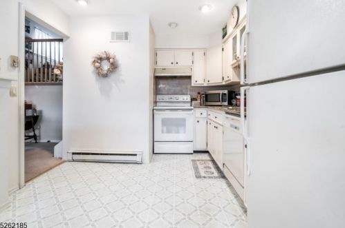 51 Slope, Clinton NJ 08809-1134 exterior