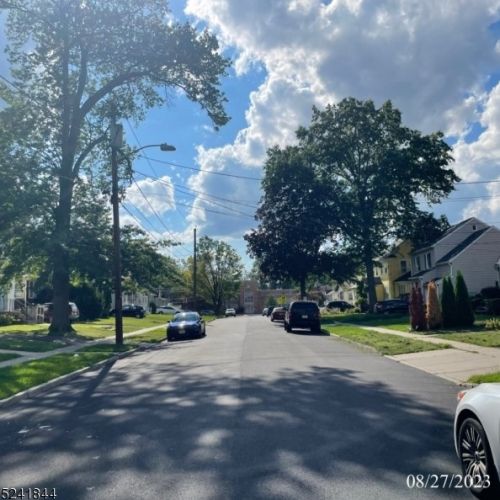 124 8th Ave, Roselle NJ  07203-2032 exterior