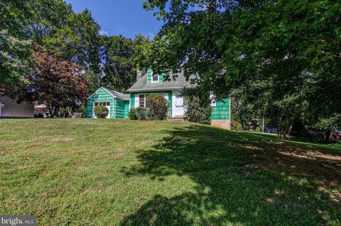 281 Overbrook Dr, Newtown Square, PA 19073-3408